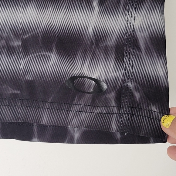 Men's Oakley Boardshorts Size 36 Trunks - Picture 3 of 13